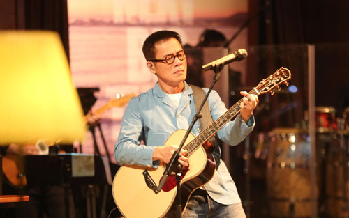 鹿港小镇吉他谱,原版罗大佑歌曲,简单C调弹唱教学,17吉他版六线指弹简谱图