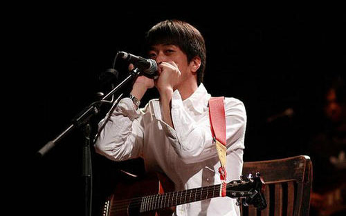 麦田上的乌鸦吉他谱,原版钟立风歌曲,简单D调弹唱教学,延麟版六线指弹简谱图