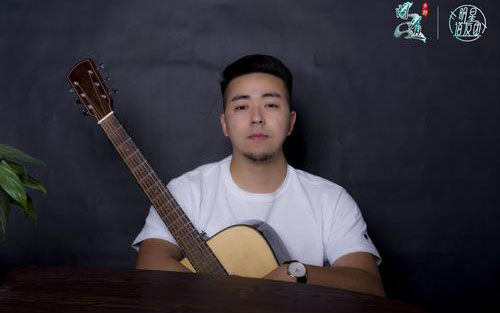 小秋吉他谱,原版马良歌曲,简单F调弹唱教学,启萌编配版六线指弹简谱图