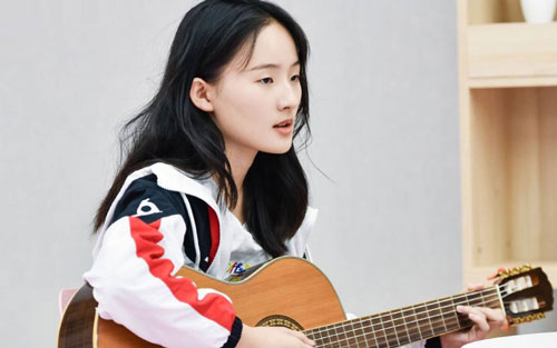 回答吉他谱,原版张钰琪歌曲,简单C调弹唱教学,吴先生版六线指弹简谱图