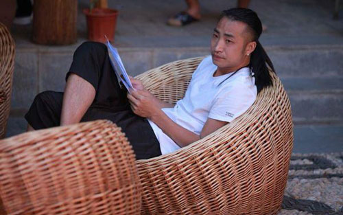 我在丽江等你吉他谱,原版颜振豪歌曲,简单E调弹唱教学,17吉他版六线指弹简谱图